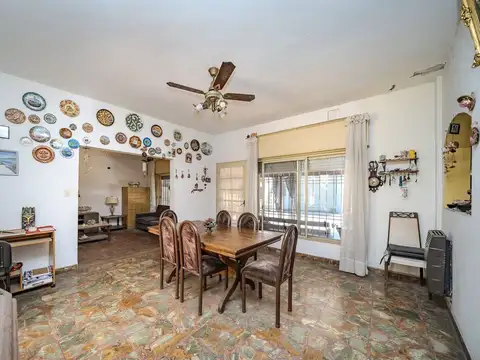 Casa 3 ambientes con 2 baños