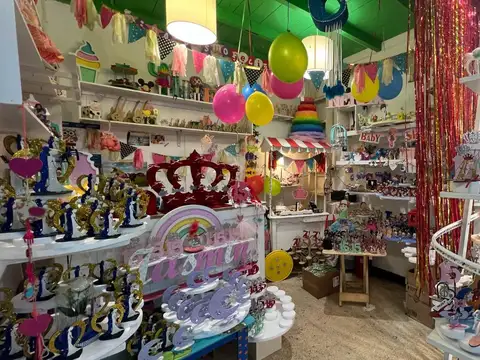 Local en Mar Del Plata en galería sobre Av Pedro Luro 3000