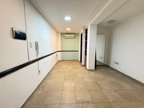Alquiler oficina/local planta baja barrio sur