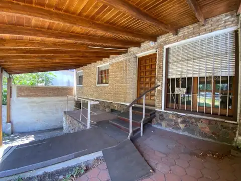 VENTA CASA 2 DORMITORIOS GRAN GARAJE. LA TEJA