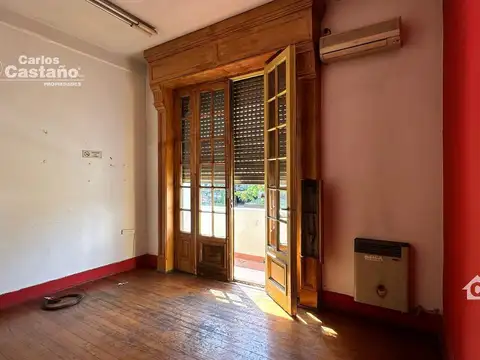 Gran Oficina/Local en PA, 7 Amb. Sobre Av. Maipú