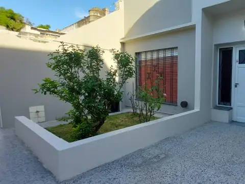 Ph al fondo de 3 ambientes c/patio