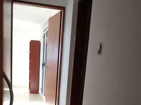 Casa 8 ambientes con 2 baños