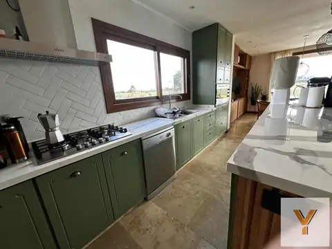 Casa en Venta en El Canton, USD 630.000
