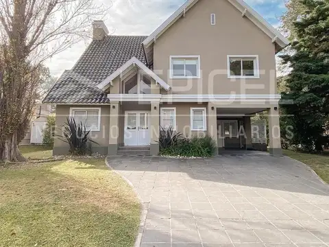 CASA EN VENTA EN ST THOMAS SUR! OPORTUNIDAD!