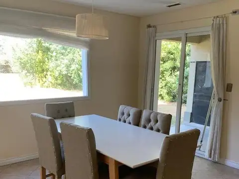 CASA EN VENTA EN ST THOMAS SUR! OPORTUNIDAD!
