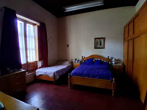 Casa en Venta con 4 cocheras