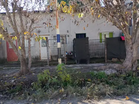 CASA SOBRE LOPTE PROPIO DE 195 M2