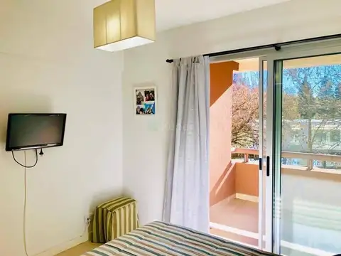 Departamento con parrilla en Villa del Lago 1100