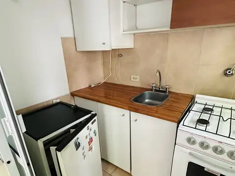  Palermo Nuevo, Oro al 2700,1 1/2 Amb, Frente 30 m2, Bcón Fcés, Coc indep, Bño c/ bañera.