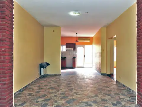 Casa 3 ambientes con 2 baños