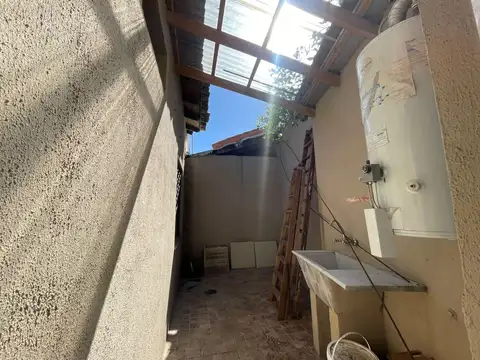 VENTA CASA 3 AMBIENTES EN  BERNAL GRAN OPORTUNIDA APTO CRÉDITO