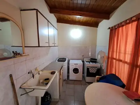 CASA DE 1 DORMITORIO EN EXCELENTE ESTADO