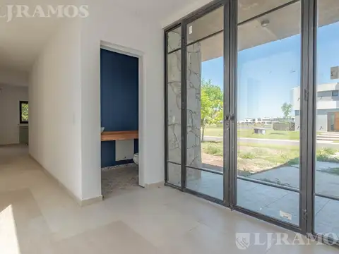 Casa en Venta en San Sebastián, USD 240.000