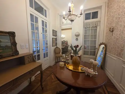 Casa 10 ambientes con 5 baños