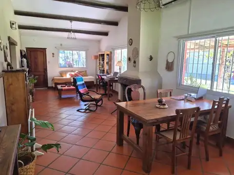 VENTA CASA ... AMBIENTES - GRAN PARQUE- BARADERO