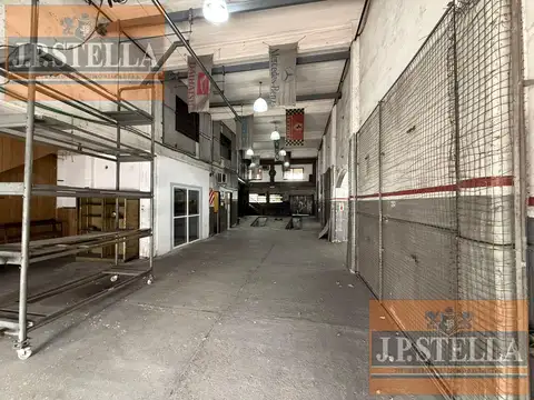 Local Comercial Doble 766 m² s/ Avenida (Baños - Vestuarios - Oficinas) - Ramos Mejia