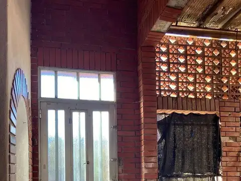 CASA en VENTA - ARTIGAS al 300