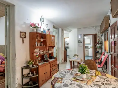 Depto Tipo Casa 6 ambientes con 2 baños