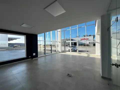 Deposito 2.060m² sobre 5.000m² de terreno, Plaza Industrial Escobar. Loma Verde.