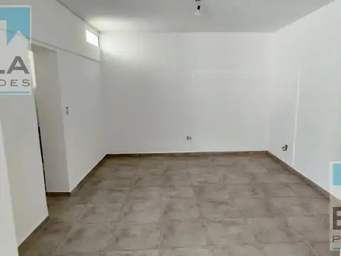 Local en Alquiler en Capitán Bermudez, $ 400.000
