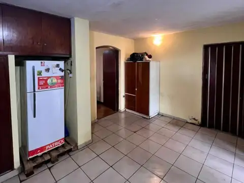 Casa 2 ambientes con 1 baño