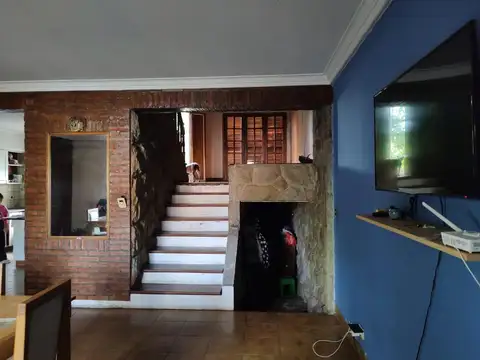 Casa en Venta con 4 cocheras