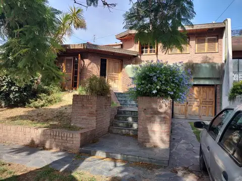 Casa tipo Chalet en Ezeiza para terminar - Remodelar
