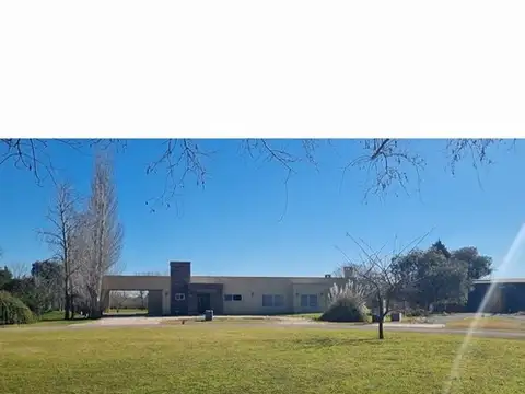 Casa 4 ambientes con 4 baños