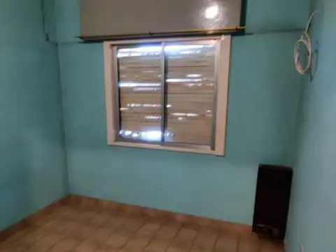 Hermosa casa en Calle 104, a cuadras de Estacion de Guernica