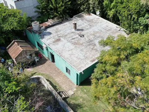 MEZ. Venta. Casa apta crédito,  a 3 cuadras de Ruta 25, rápido acceso a panamericana. Escobar