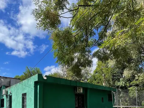 Casa en Venta con 5 cocheras