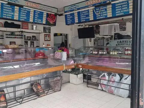 30 esq 44 600, Piso 0