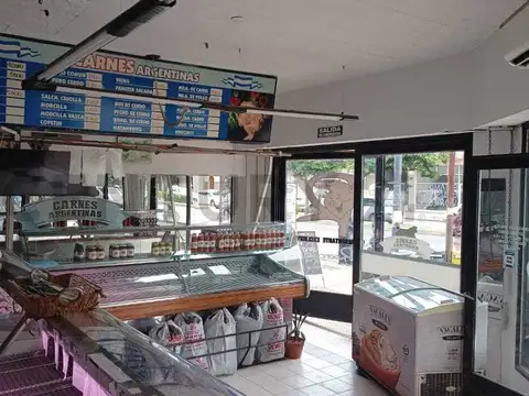 30 esq 44 600, Piso 0