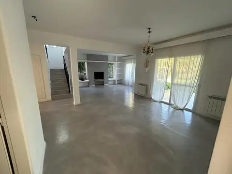 Casa en Alquiler al Este