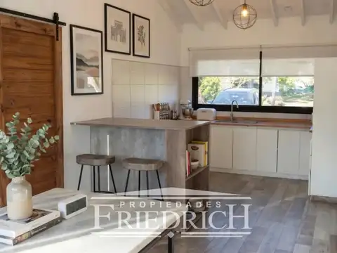 Casa 4 ambientes con 2 baños