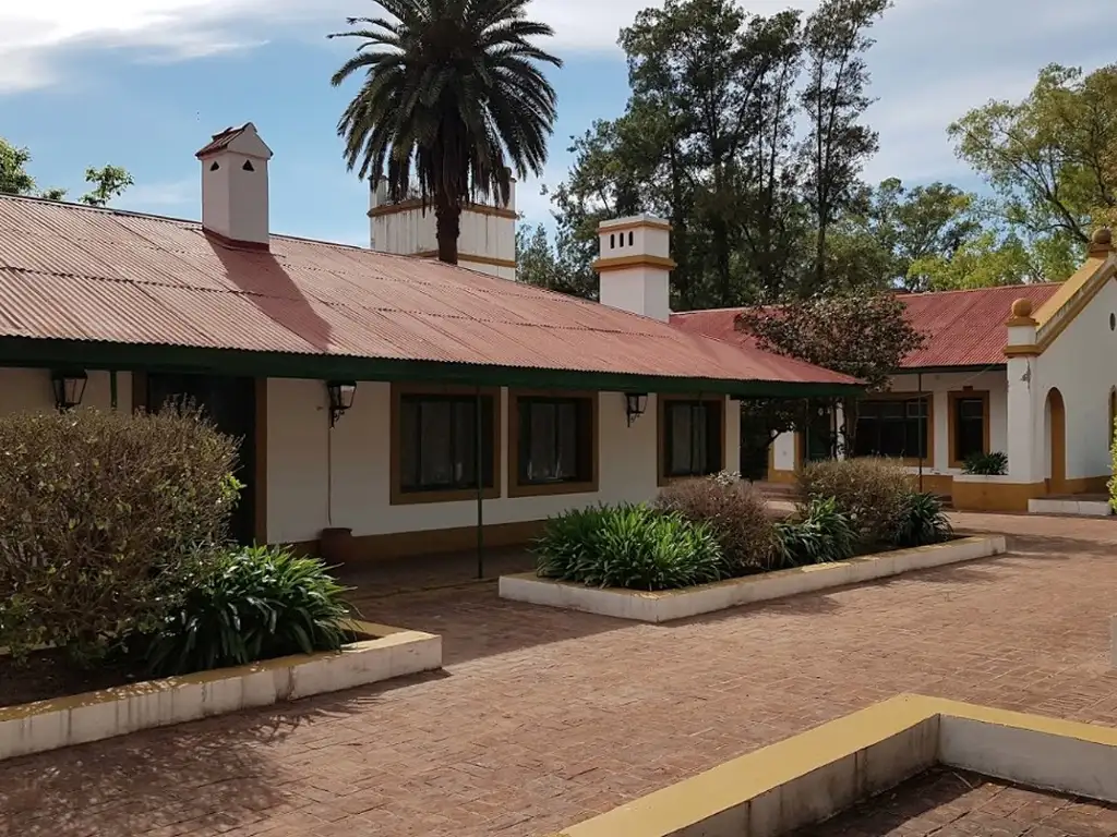 Áreas comunes piscina, club-house, juegos en Rincon de Maschwitz