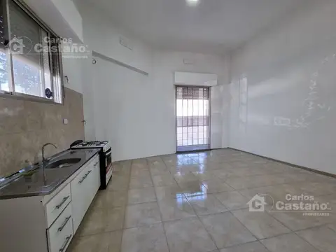 PH En Esquina Ideal 2 Familias y o inversor a 4/C de Av. maipu