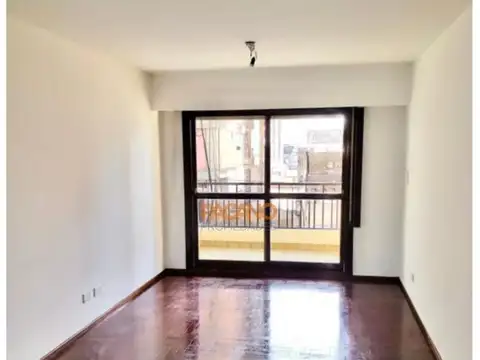 San Luis 931 , Piso 3