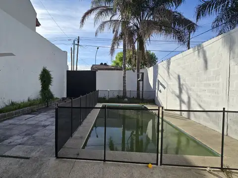 Hermosa Casa 4 Ambientes en Lanús Este Venta