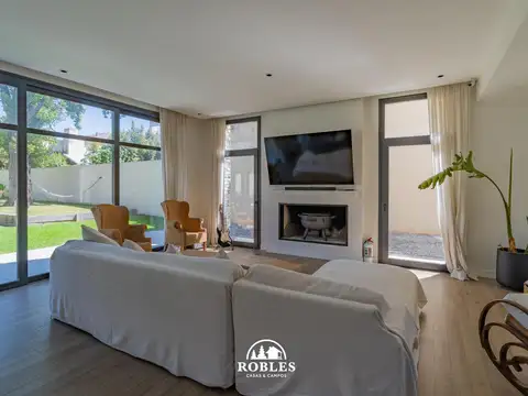 Casa 4 ambientes con 3 baños