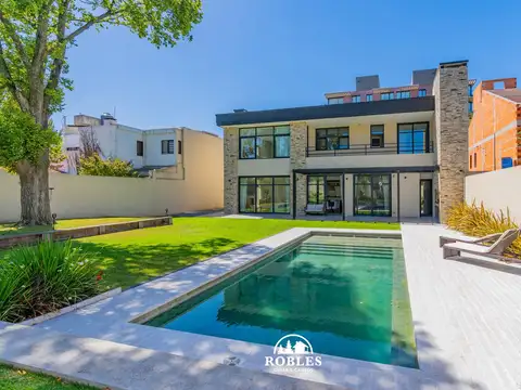 Casa estilo moderno en el barrio Los Troncos