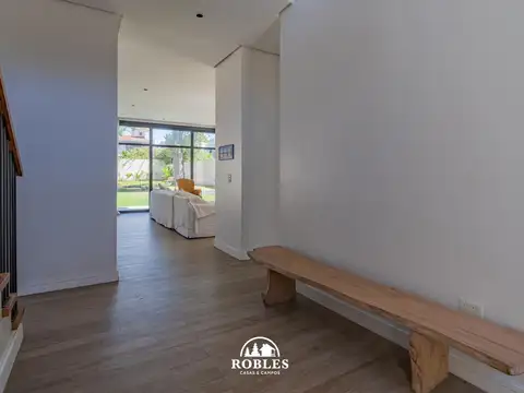 Casa 4 ambientes con 3 baños