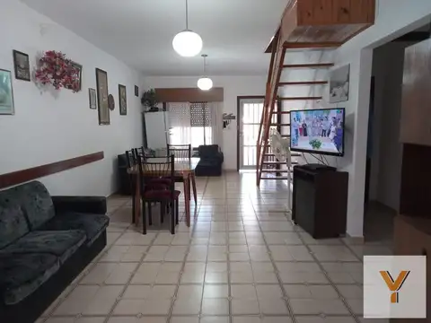 Casa en venta - 4 dormitorios 2 baños - 150mts2  - Mar Del Tuyu