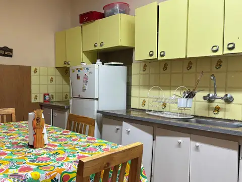 Casa 5 ambientes con 2 baños