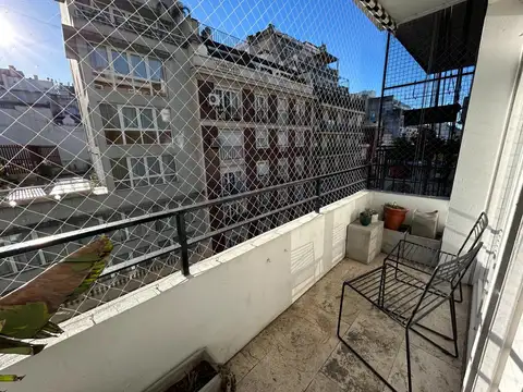 VENTA - Recoleta - 3 amb amplio. Piso alto. Reciclado.