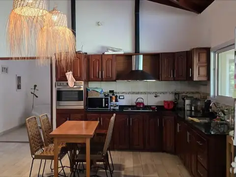 Casa 4 ambientes con 3 baños