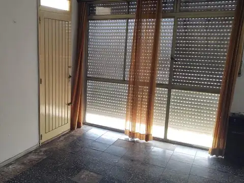 Depto Tipo Casa en Venta 50 años