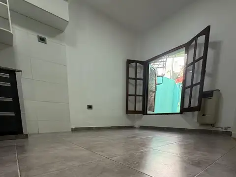 CASA PASILLO, NO PH. ITUZAINGO 700