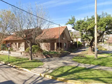 San Martin  y 1° de Mayo.  Casa en venta Carcarañá